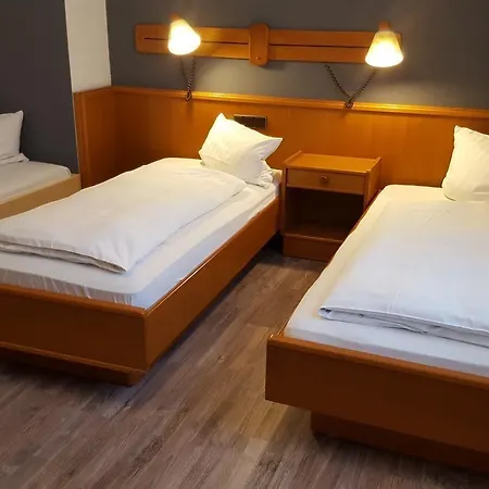 Alt 2* Steinbach im Taunus