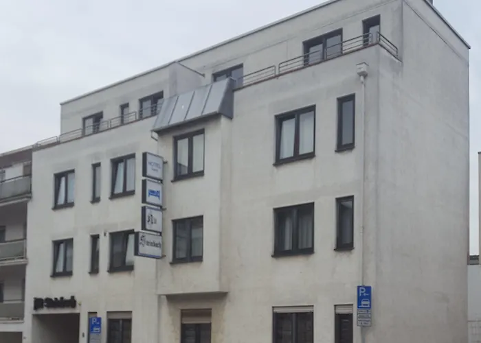 Alt Steinbach Hotel 2*